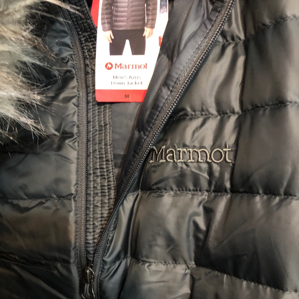 Marmot 700 fill Puffer size Medium - Picture 2 of 9
